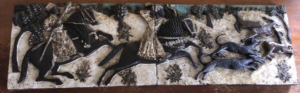 Bas relief orientaliste en céramique circa 1940 - 1950 . Inspiré de la Perse . Signé