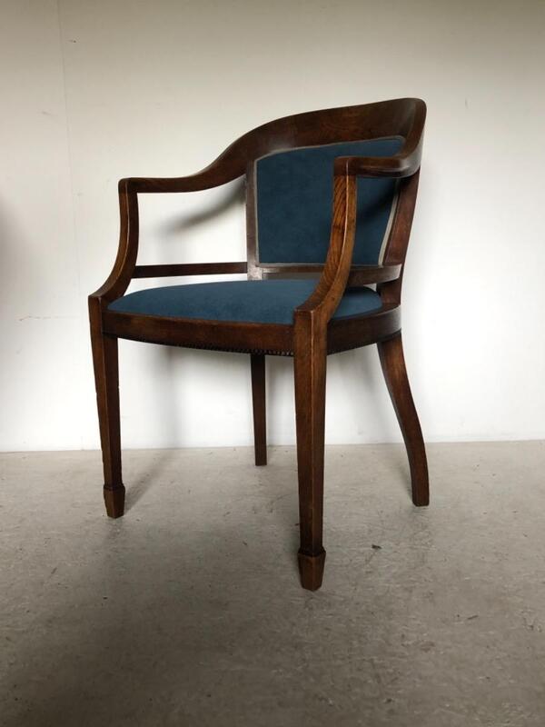 Fauteuil de bureau en chêne . Europe circa 1910 - 1920 . Jugendstil 