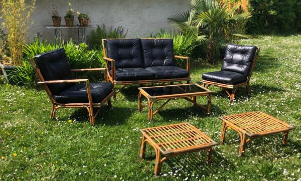 Gilles Sermadiras pour Galerie Maison et Jardin . Salon complet en bambou et laiton . France Circa 1955