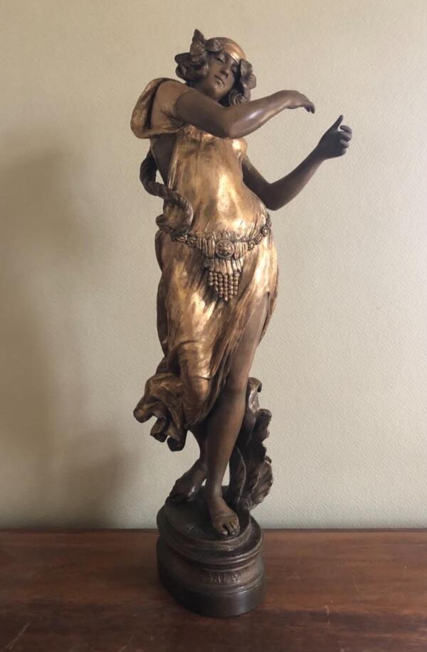 « Salomé » sculpture en terre cuire Art Nouveau . Edition Friedrich Goldscheider. Vienne